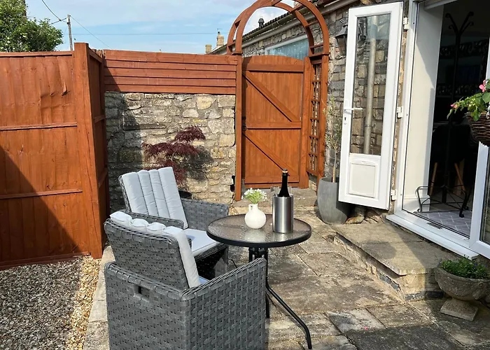 Cosy Countryside Stay Near Bath With Free Parking
