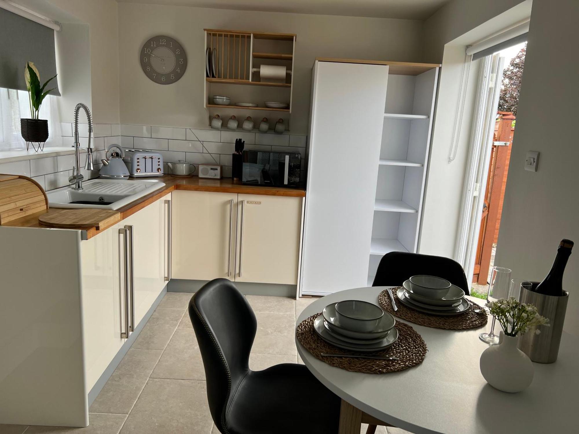 Cosy Countryside Near With Free Parking