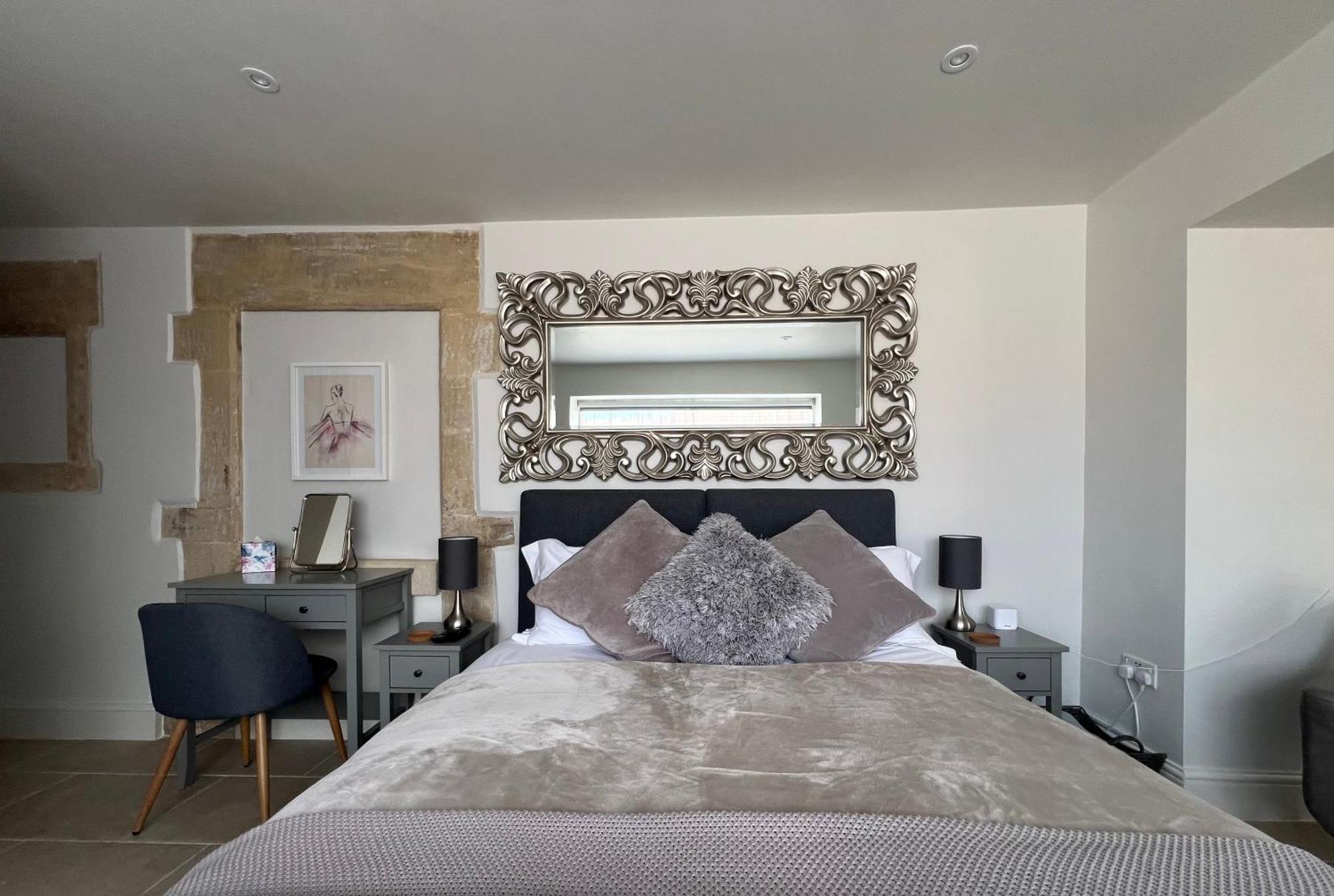Cosy Countryside Near With Free Parking Apartment Bath