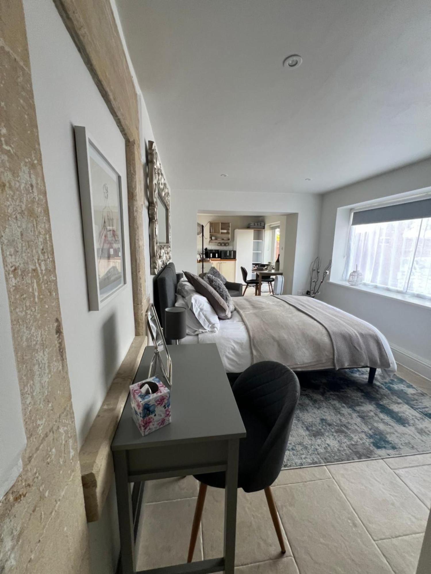 Cosy Countryside Near With Free Parking Apartment *